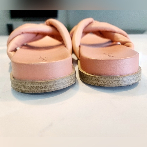 Light pink leather sandals target 🎯 size 11 - Picture 3 of 5